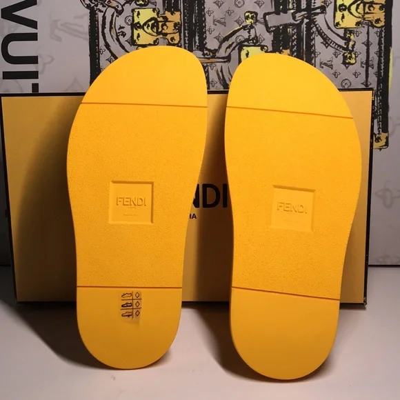 NEW - FENDI Logo-Embossed Baguette Rubber Slide Sandals - Yellow Size US 7